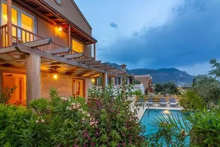 Vila Yuzbir Kaş