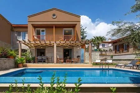 Vila Yuzbir Kaş