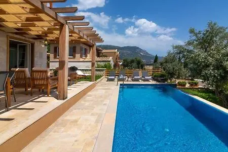 Yuzbir Villa