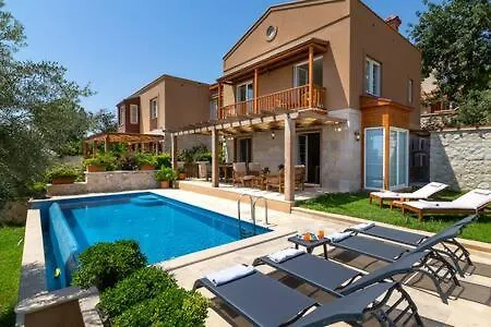 Yuzbir Villa Kas