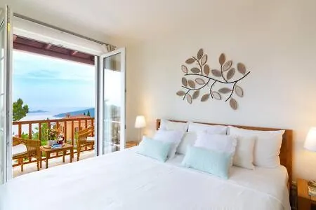 Yuzbir Villa Kas